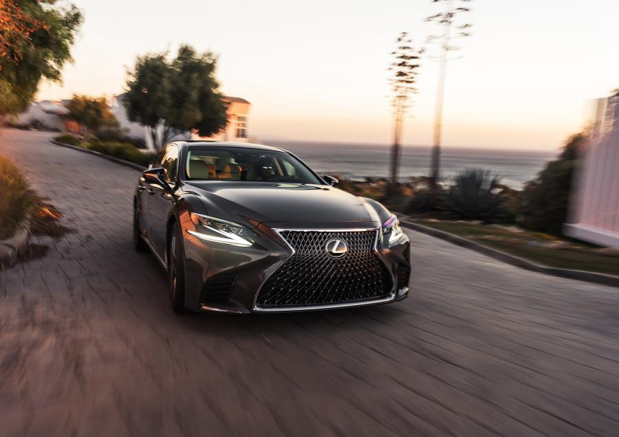  Lexus LS500 2017 года  (NA) (фото 9 из 67)